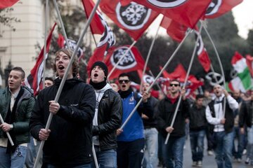 Identificaron a los cuatro neofascistas que agredieron a un periodista italiano