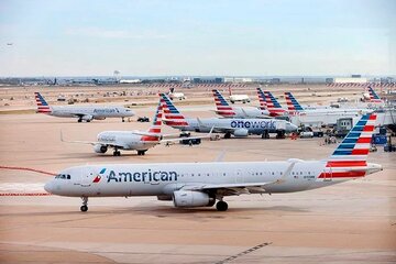 Mil argentinos varados por cancelaciones en los vuelos de American Airlines