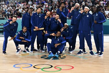 Estados Unidos ganó el oro en básquet gracias a las manos mágicas de Curry (Fuente: AFP)