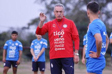 Eliminatorias: el Paraguay de Alfaro recibe a Brasil en Asunción (Fuente: EFE)