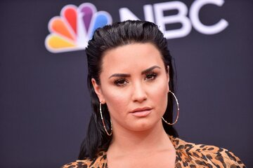 Demi Lovato anunció que se identifica con el género no binario