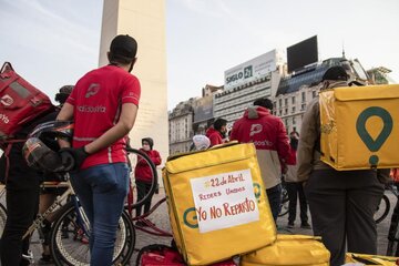 Movilización de los trabajadores de Glovo: "No puede ser que la empresa nos explote, rompa las reglas laborales y ahora se vaya impunemente"