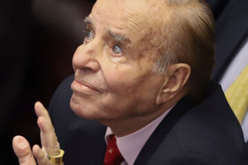 Robaron el lujoso anillo de oro de Carlos Menem