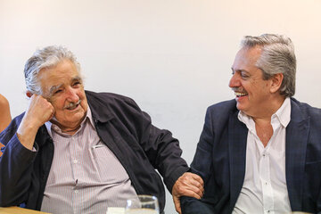Alberto Fernández con Pepe Mujica: 