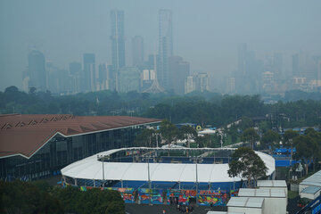 La imagen del Melbourne Park, cubierto de humo. (Fuente: EFE)