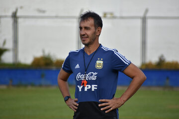 Fernando Batista, entrenador de la Sub 23. (Fuente: Prensa AFA)