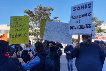 Manifestación de familiares en la Ciudad Judicial de Salta