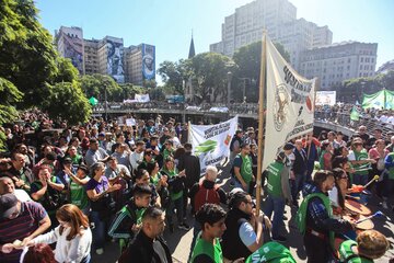 Marcha universitaria hoy contra el ajuste de Milei (AFP)