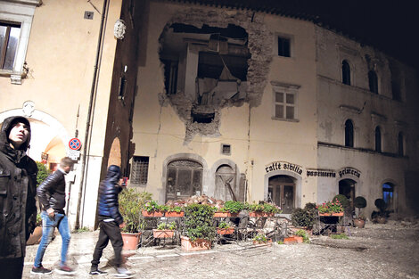 Los expertos aseguraron que los terremotos de ayer están vinculados al de agosto.