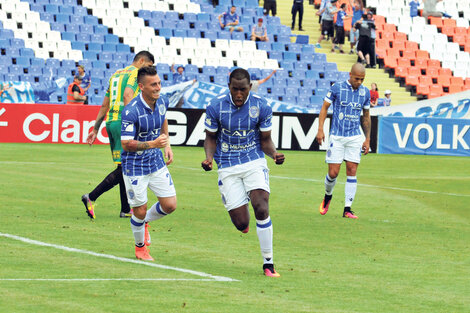 “Siempre quise llevarme la pelota en el fútbol argentino”, dijo el ecuatoriano Ayoví.