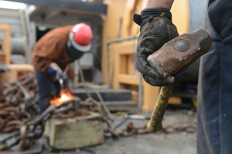 Se profundiza la caída de la industria y la construcción