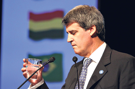 Alfonso Prat-Gay, ministro de Hacienda y Finanzas, irá el martes al Congreso a defender su proyecto pro mercado.