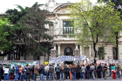 Protesta contra el vaciamiento del Ameghino