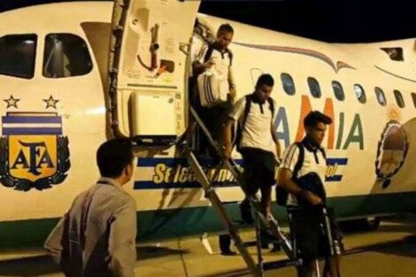 La Selección viajó en el avión de la tragedia con el combustible justo