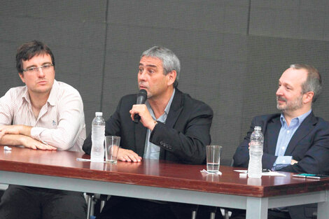 Ferraresi, con Ghi y Sabbatella, en el lanzamiento del programa.