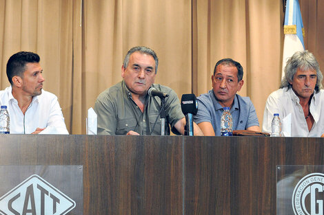 Juan Carlos Schmid, uno de los tres secretarios generales de la CGT, anunció que los gremios del transporte harán una medida de fuerza el lunes.