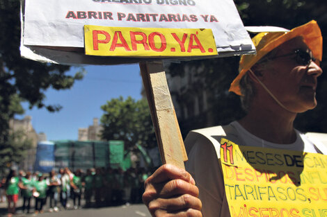 Los estatales encabezaron diversas protestas para pedir una recomposición salarial.