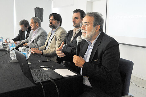 Arnaldo Bocco, José Urtubey y Nicolás Trotta durante la presentación del informe.  (Fuente: Sandra Cartasso)