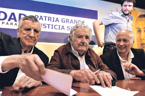 José Luis Gioja y José “Pepe” Mujica encabezaron la charla de ayer en la sede nacional del PJ. (Fuente: Sandra Cartasso)