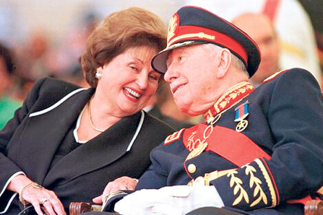 Su esposa obtuvo del entonces comandante en jefe del ejército Augusto Pinochet, el cargo de directora del CEMA.