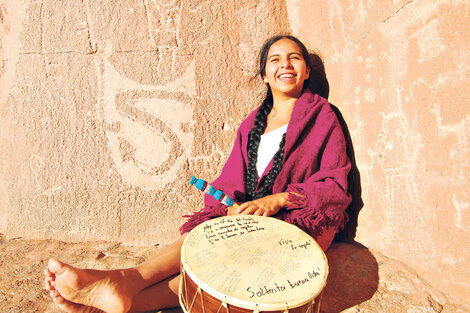 Carrizo ha cantado, entre otros, con Lila Downs, Cecilia Todd, Dulce Pontes y León Gieco, entre otros.