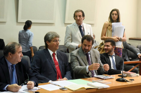 Para los abogados Bedouret y Varela sus defendidos reciben "un trato inhumano y cruel".