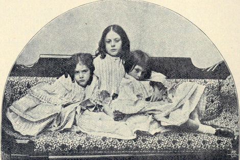 Foto de las tres hermanas Liddell tomada por Lewis Carroll.