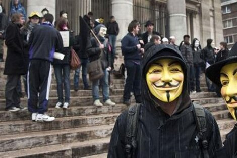 Anonymous llamó a atacar a Donald Trump