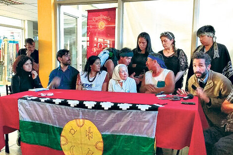 Los representantes de organismos de derechos humanos dieron una conferencia de prensa en Esquel.