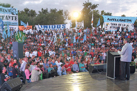 Jorge Ferraresi habló a la militancia.