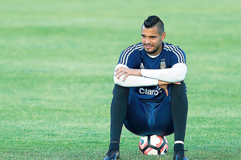 Sergio Romero, titular en la Selección y suplente en Manchester United.