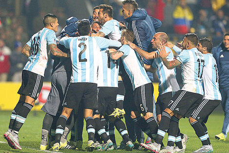 Un momento feliz de la Selección, esos que últimamente le resultan bastante esquivos. (Fuente: EFE)