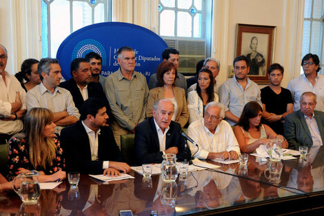 "Las garantías constitucionales están en tela de juicio porque los jueces, que deberían defenderlas, las están violando", señaló Parrilli