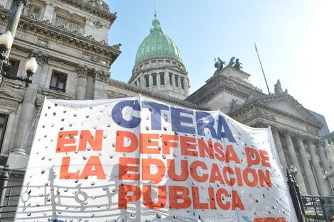 Paro docente contra las reformas