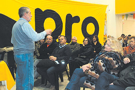 Bronenberg en una de sus charlas en locales partidarios del PRO.