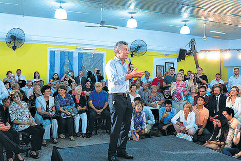 Mauricio Macri armó un acto con adultos mayores en San Luis. (Fuente: DyN)