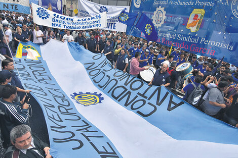 La UOM cortó el tránsito ayer frente a la sede del Ministerio de Trabajo. (Fuente: DyN)