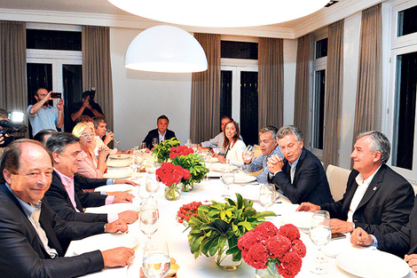 Macri encabezó la cena en la residencia presidencial de Olivos junto a la plana mayor de la UCR y el PRO.