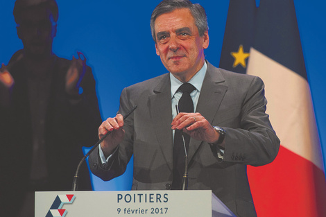 Fillon denunció un “golpe de Estado constitucional”, un “complot” de los medios ante las denuncias en su contra.