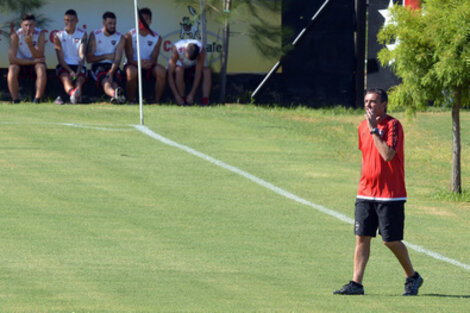 Osella pondrá el equipo titular esta tarde en el amistoso con Colón.