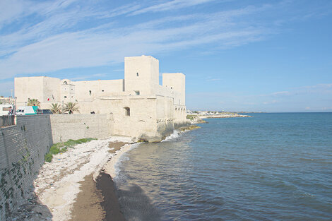 El Castillo Suevo, fortaleza defensiva hacia el Adriático querida por Federico II.