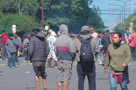 Una multitud sin control y sin seguridad