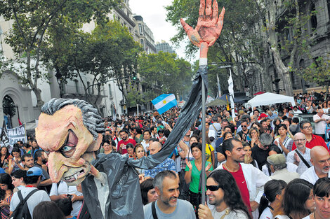 La Avenida de Mayo fue de Suteba, Ctera y de otros gremios docentes, que la ocuparon casi totalmente.