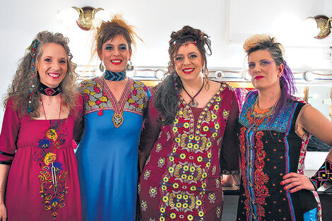 Viviana Pozzebón, Marcela Benedetti, Alejandra Tortosa y Soledad Escudero, integrantes de la agrupación. 