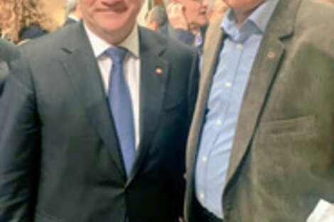 Bonfatti junto al sueco Löfven.