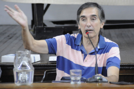 Miguel Angel Mori durante la presentación de su novela en Biblioteca Argentina.  (Fuente: Alberto Gentilcore)