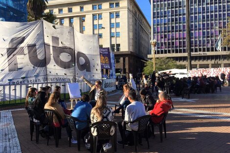 Estudiantes universitarios se suman a la lucha docente