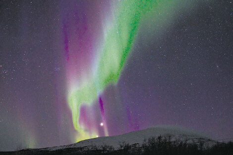 Auroras boreales, un espectáculo mágico en el cielo nórdico.