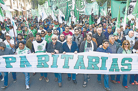 Por paritarias libres y sin techo