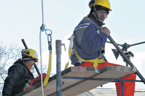 La construcción asoma desde el pozo